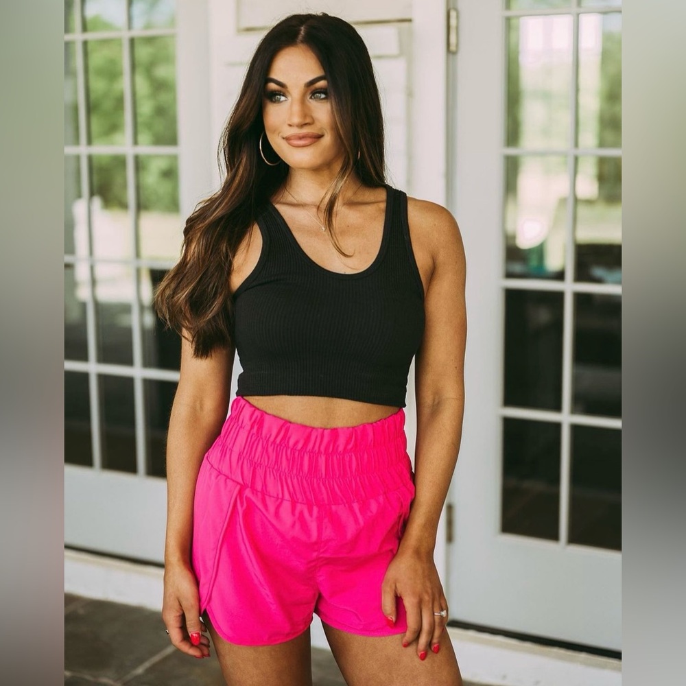 These Three Boutique / New In Josie Smocked Waist Shorts Size Small